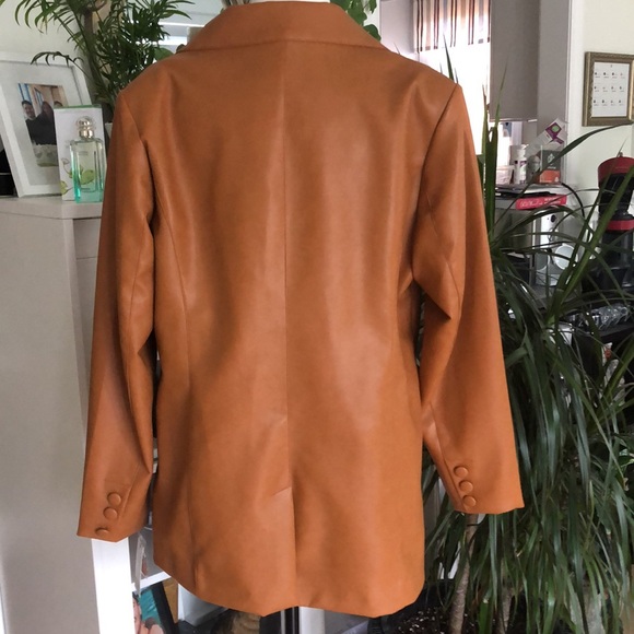 Gorgeous 1X Butter Soft Faux Leather Blazer terra-cotta/caramel colour NWT - Picture 6 of 9